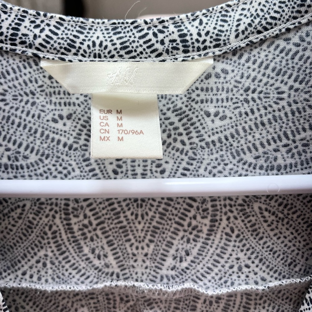 H&M LONG SLEEVE +OLD NAVY FLAT SHOES SIZE 8
